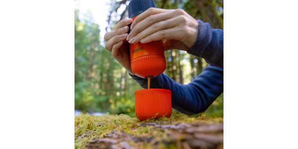 Cum să alegi o cafetieră de călătorie?