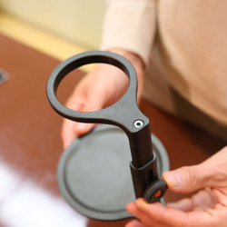 Outin Nano - suport universal pentru aparat de cafea