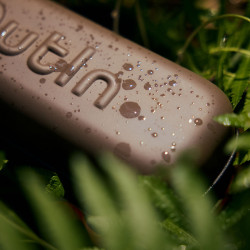 Outin Eva Protective Case - husă de protecție (Maple Brown)