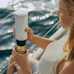 OutIn Nano 2 (Pearl white) - aparat de cafea de călătorie