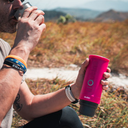 Outin Nano (Crimson Red) - aparat de cafea de călătorie