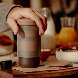 Wacaco Prestina (clay pink) – un aparat portabil de cafea